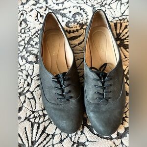 Naturalizer dark green Leather Oxford style Women's lace up shoes, size 7.5